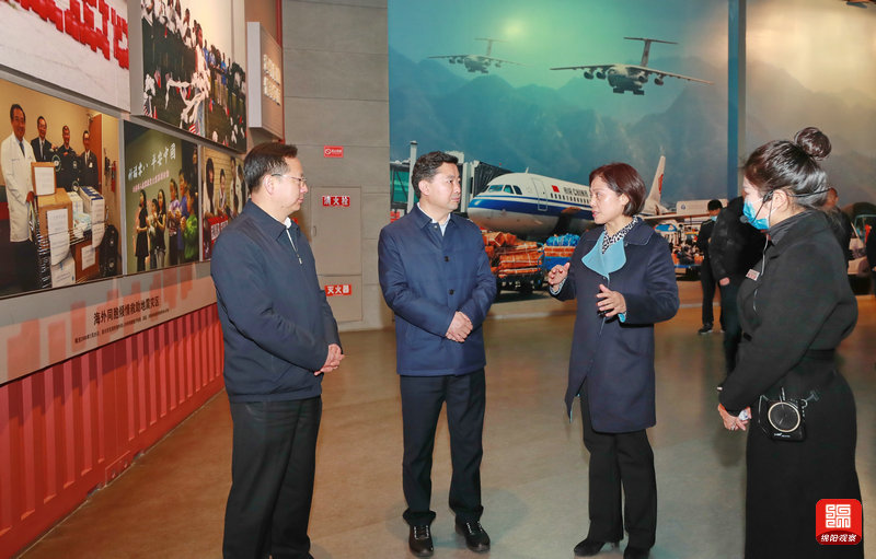 2021年3月6日 羅增斌在北川地震博物館調(diào)研(記者 賴杰 攝).jpg