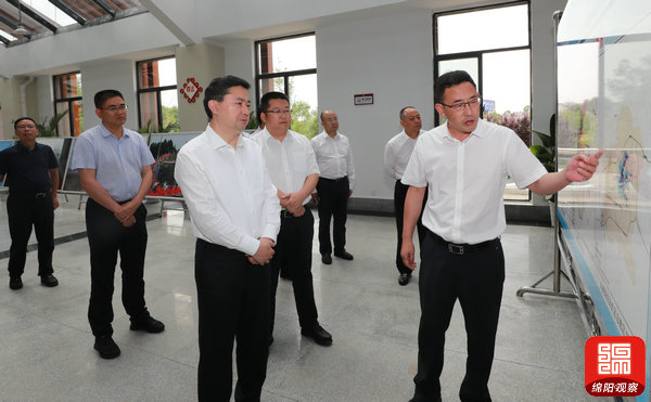 2021年6月3日 羅增斌聽(tīng)取仙海經(jīng)濟(jì)社會(huì)發(fā)展匯報(bào)(記者 賴杰 攝).jpg