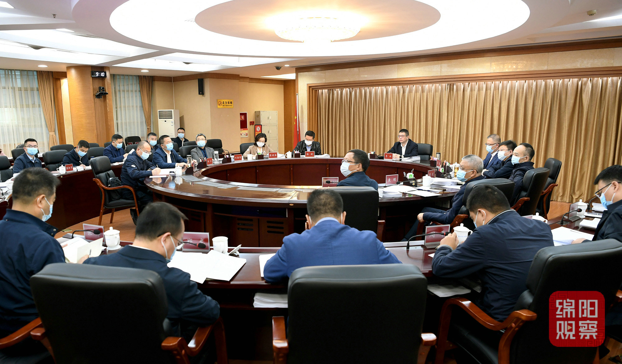 2022年10月12日，市政府第38次常務(wù)會  張莉 攝.jpg