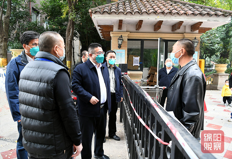 2022年11月25日，李云暗訪督導(dǎo)疫情防控工作3  張莉 攝.jpg