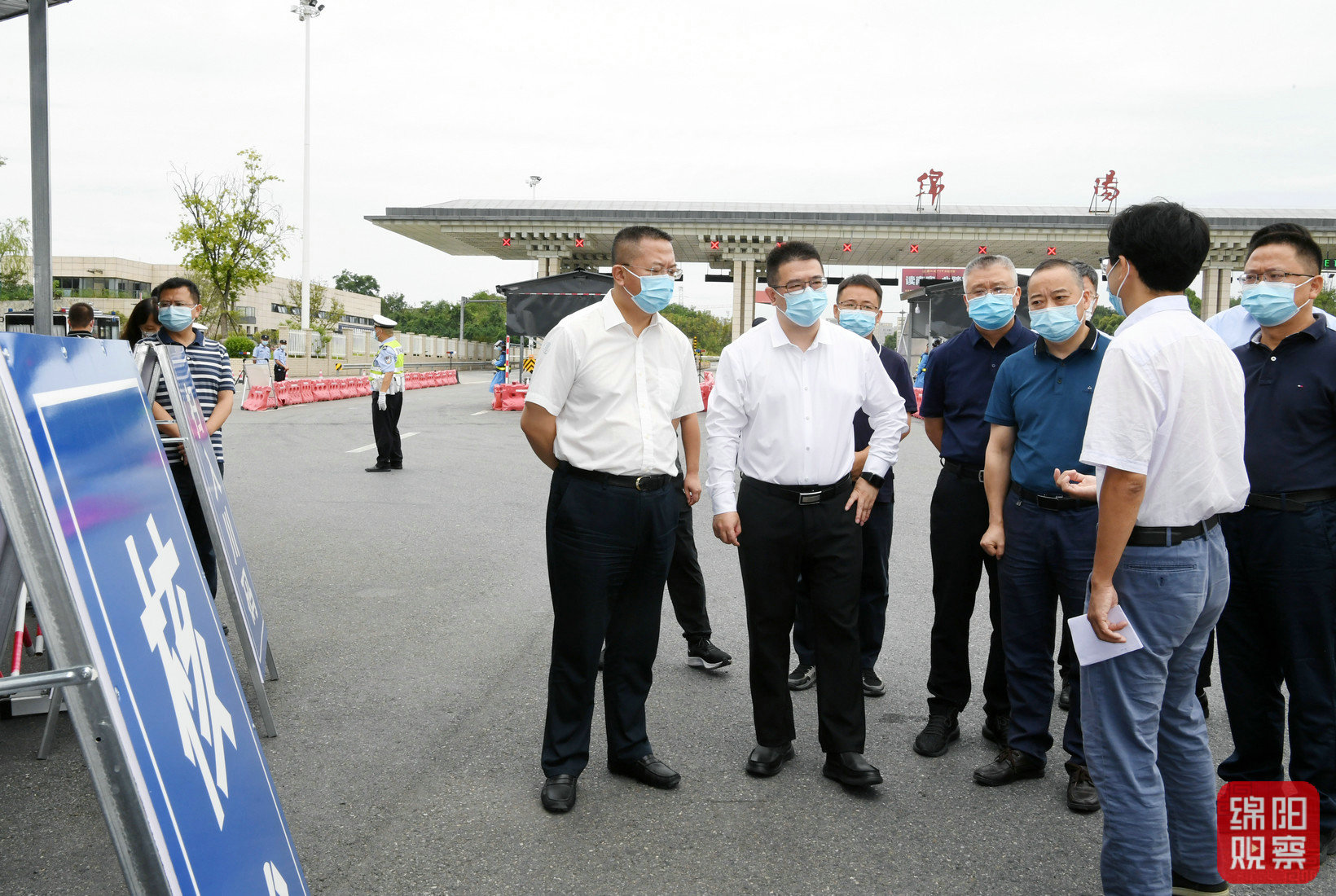 2022年9月4日，李云督導高速公路口疫情防控8  張莉 攝.jpg