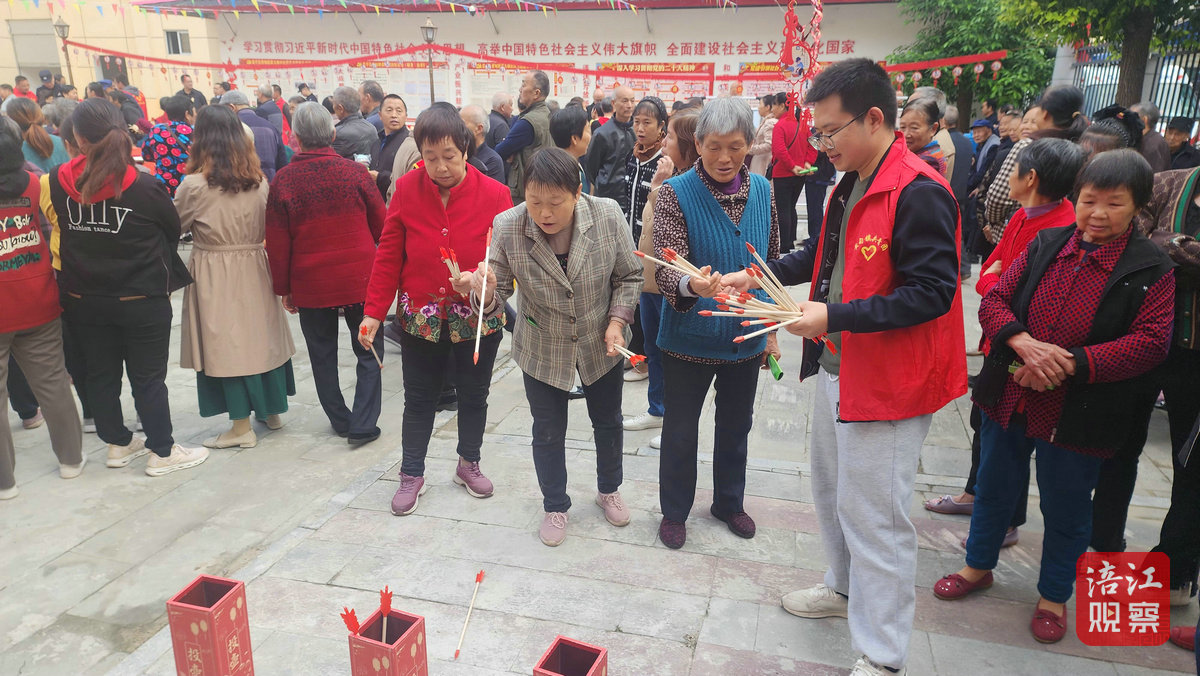 重陽節(jié) 鹽亭 玩投壺、做香囊1_1.jpg