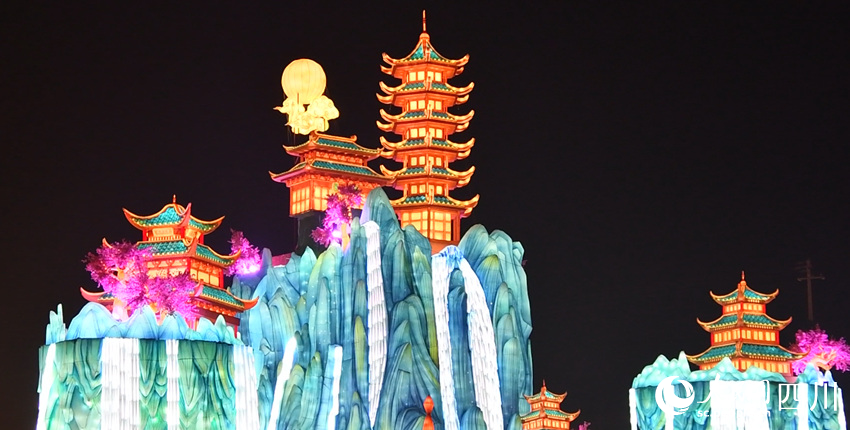 第30屆自貢國際恐龍燈會。人民網(wǎng) 王凡攝