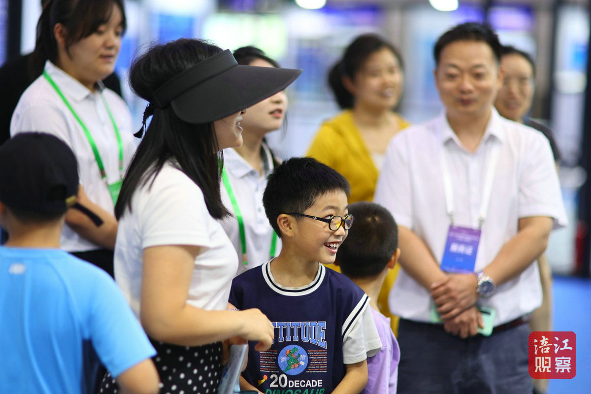 人工智能大會現場 陳冬冬4_1.jpg