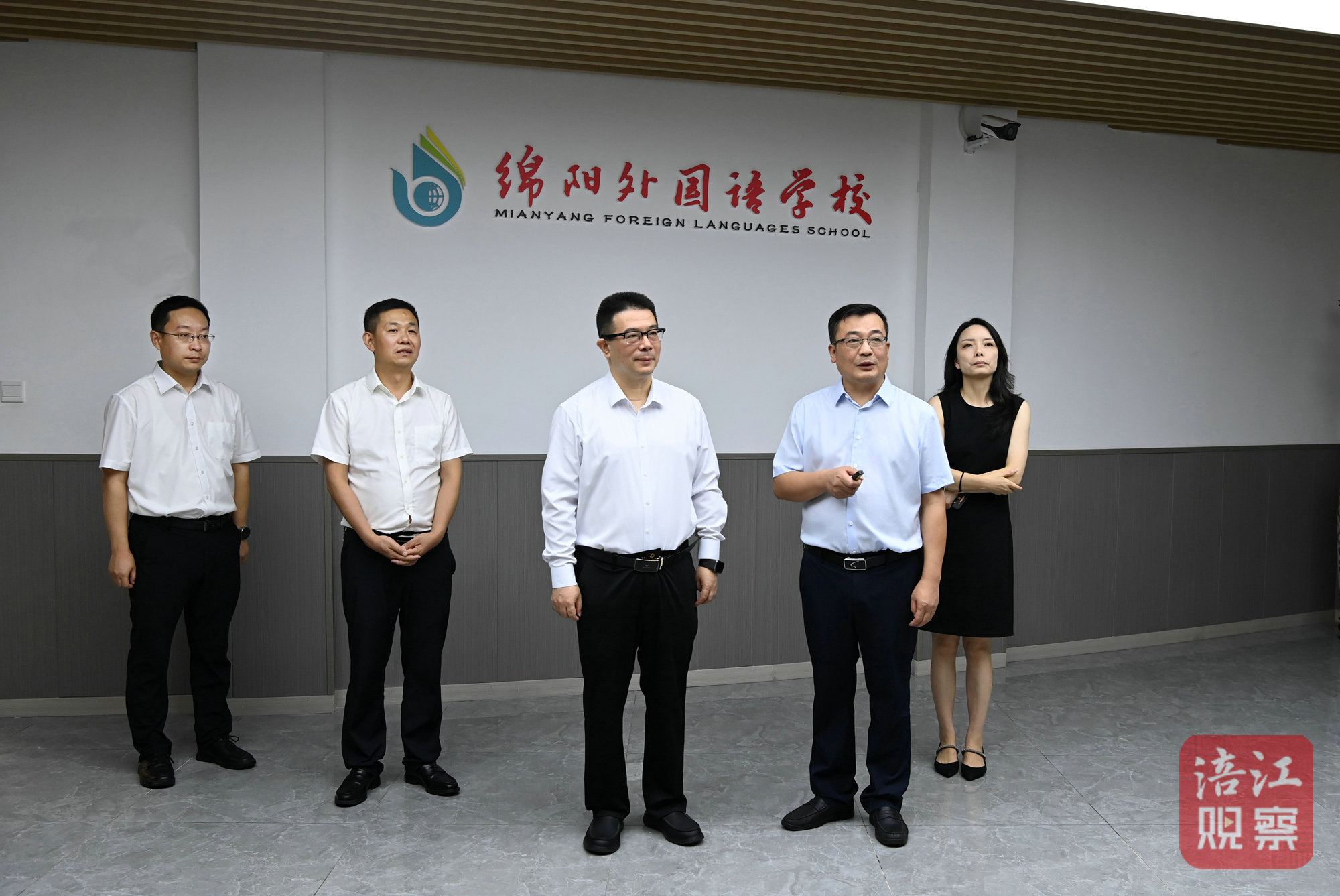 2024年9月9日，李云調(diào)研教育發(fā)展情況、慰問(wèn)教師代表9（外國(guó)語(yǔ)學(xué)校）  張莉 攝 (1).jpg